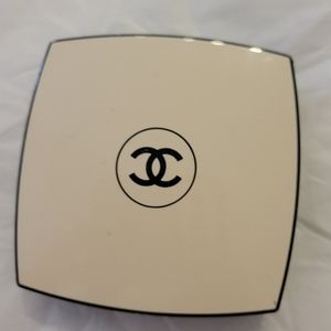 | EMPTY |   C H A N E L   Compact